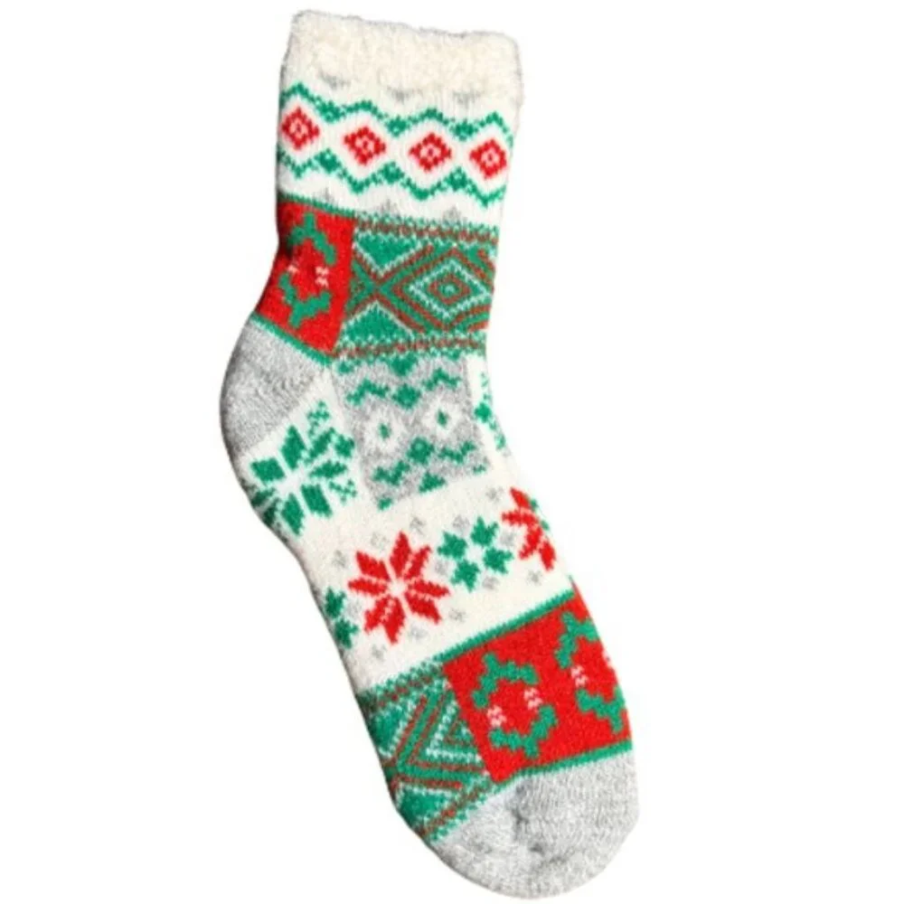 Magellan Outdoors Women's 2 Pairs Lodge Crew Holiday Socks 6-10 NEW